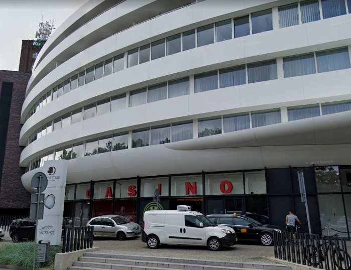 Casinos Poland, Podwale 83, 50-414 Wrocław, Polska — tutaj zawsze możesz liczyć na najwyższy standard usług. Placówka mieści się w <b>hotelu DoubleTree by Hilton,</b> dzięki czemu komfort jest na najwyższym poziomie. Casinos Poland